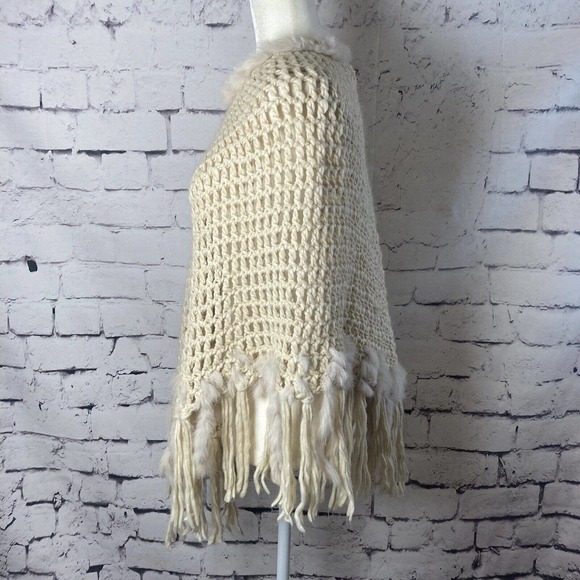 Kenneth Cole Reaction Poncho Open Knit Rabbit Tails Beige Pullover One Size - Picture 2 of 8